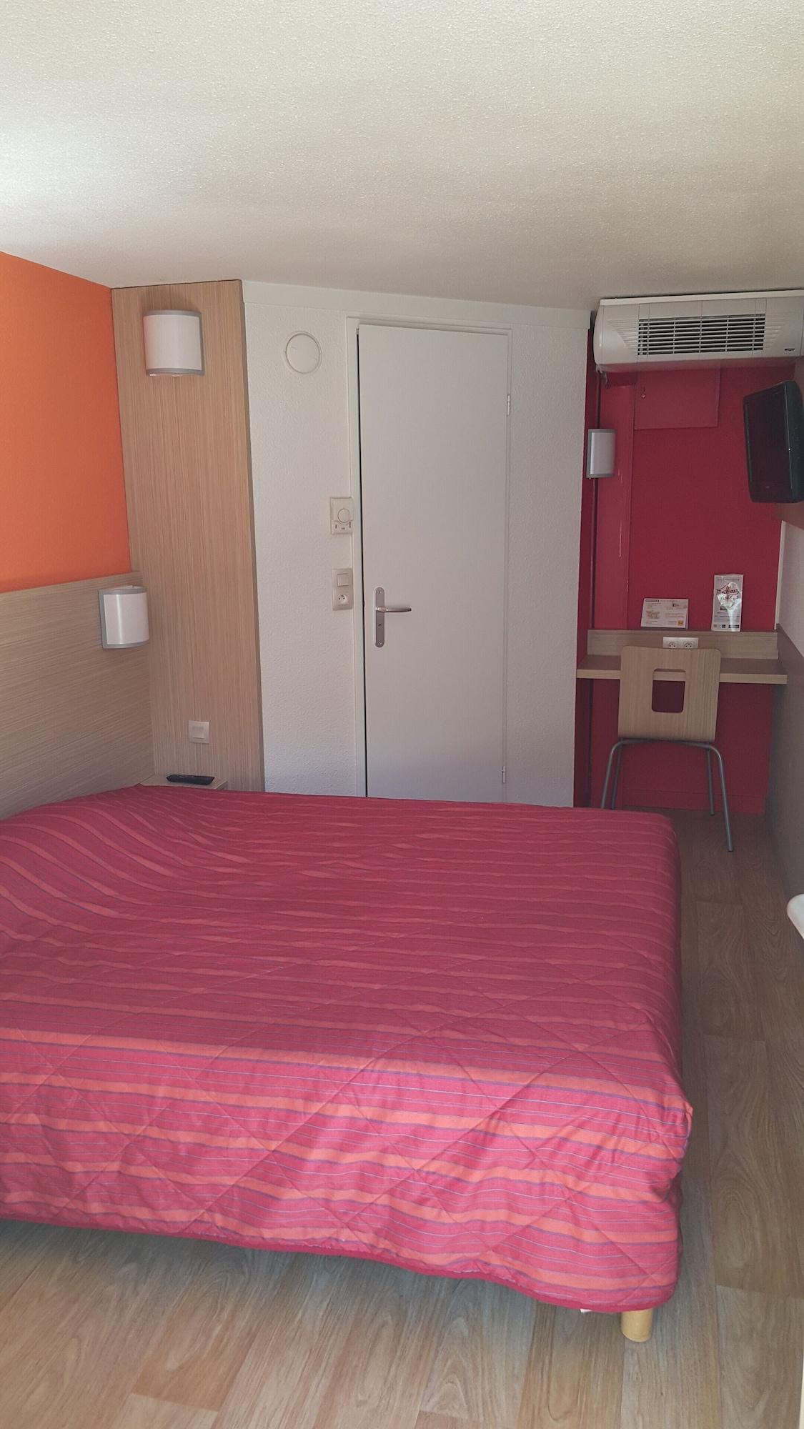 Premiere Classe Lyon Est Aeroport Saint Exupery מראה חיצוני תמונה
