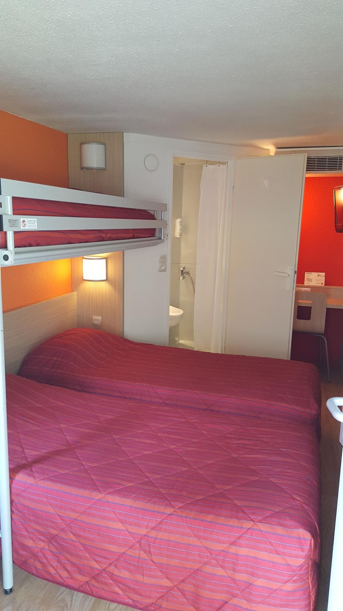Premiere Classe Lyon Est Aeroport Saint Exupery מראה חיצוני תמונה