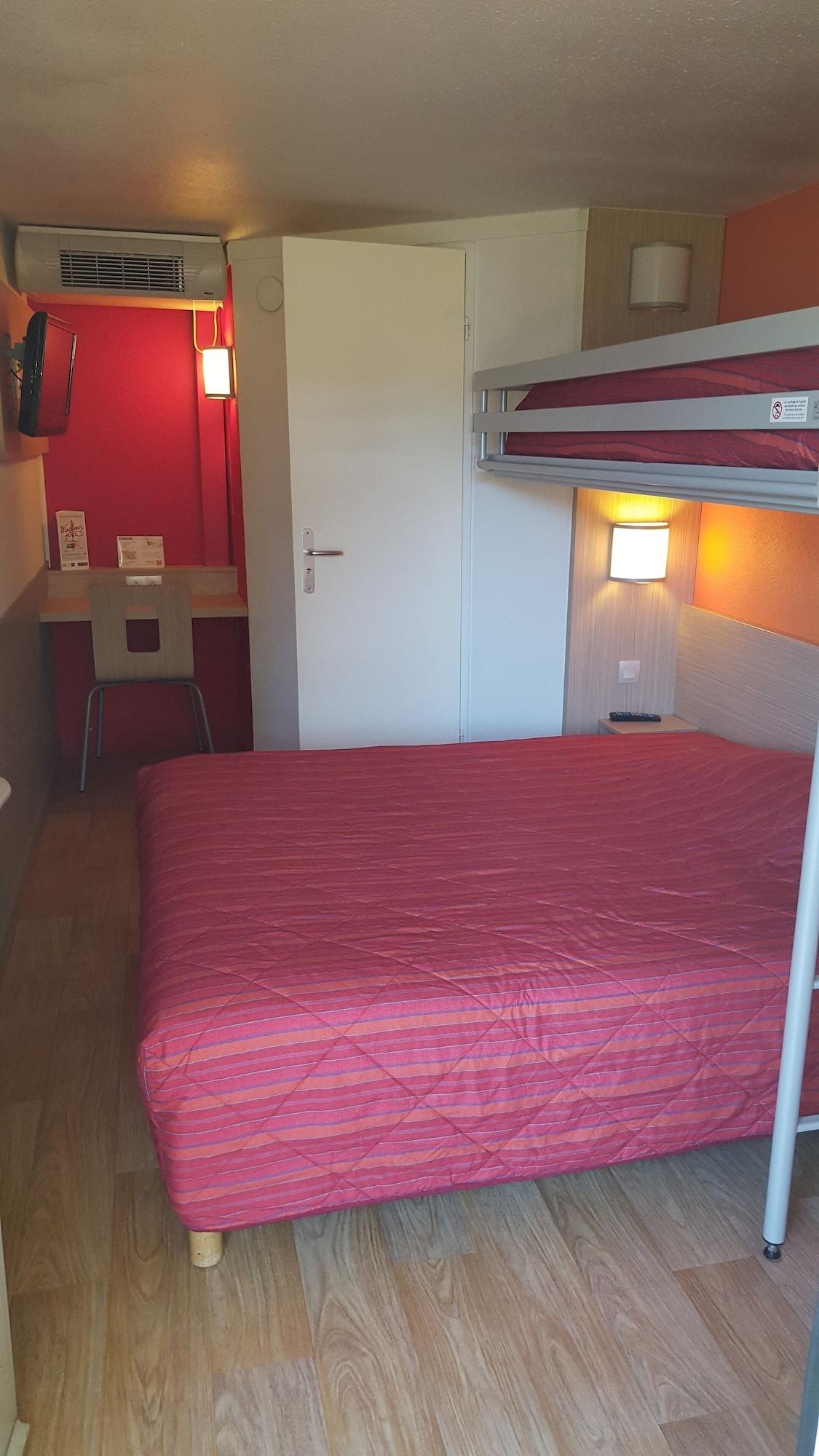 Premiere Classe Lyon Est Aeroport Saint Exupery מראה חיצוני תמונה